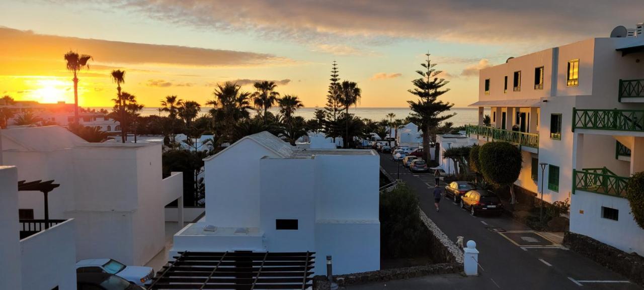 Casahost Bastian Boutique I Seaview Apartment Costa Teguise Exterior photo