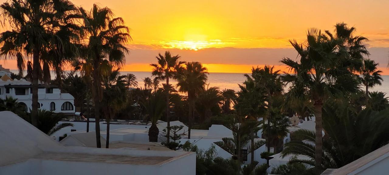 Casahost Bastian Boutique I Seaview Apartment Costa Teguise Exterior photo