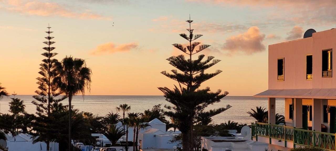 Casahost Bastian Boutique I Seaview Apartment Costa Teguise Exterior photo