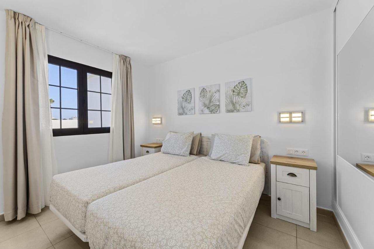 Casahost Bastian Boutique I Seaview Apartment Costa Teguise Exterior photo