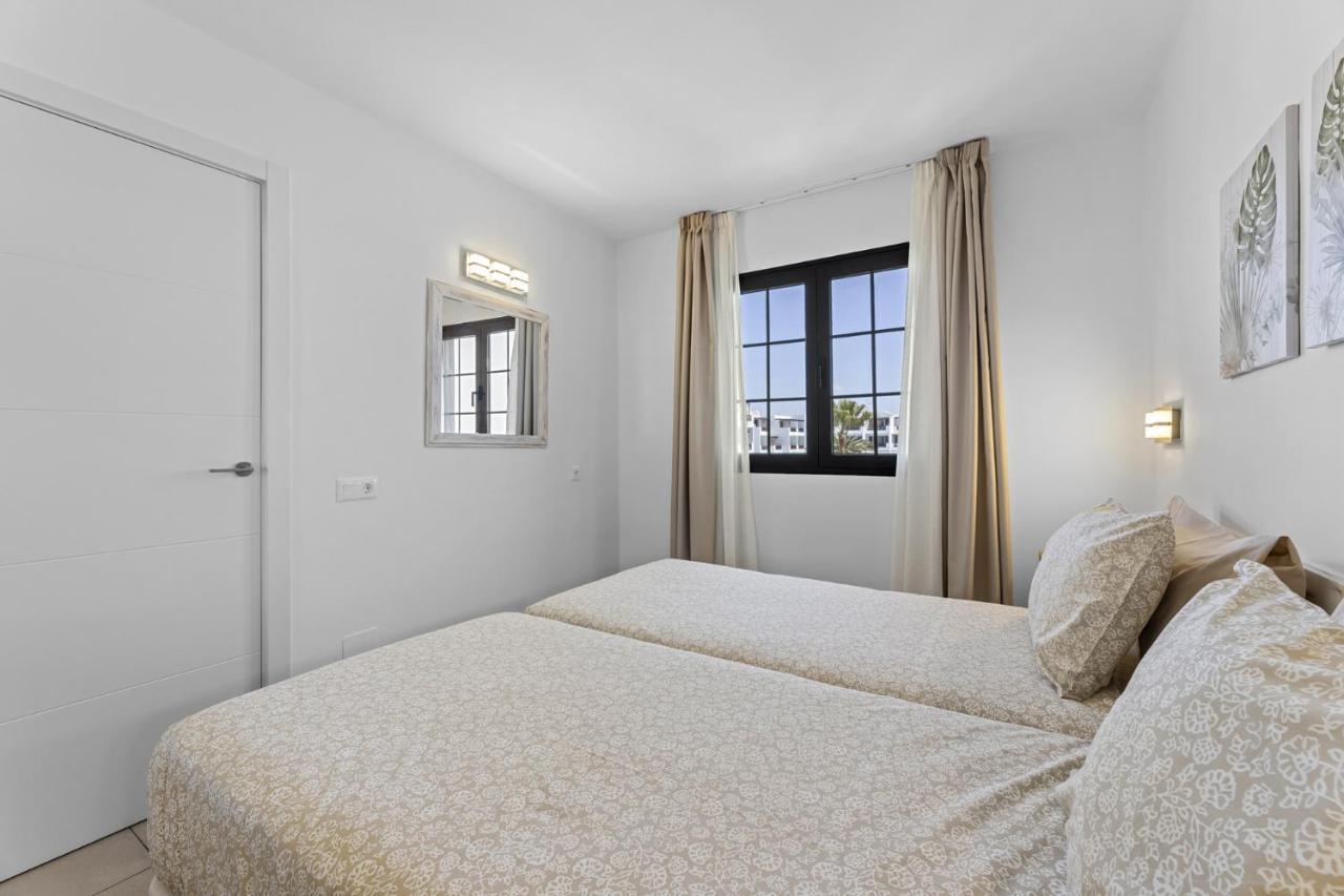 Casahost Bastian Boutique I Seaview Apartment Costa Teguise Exterior photo