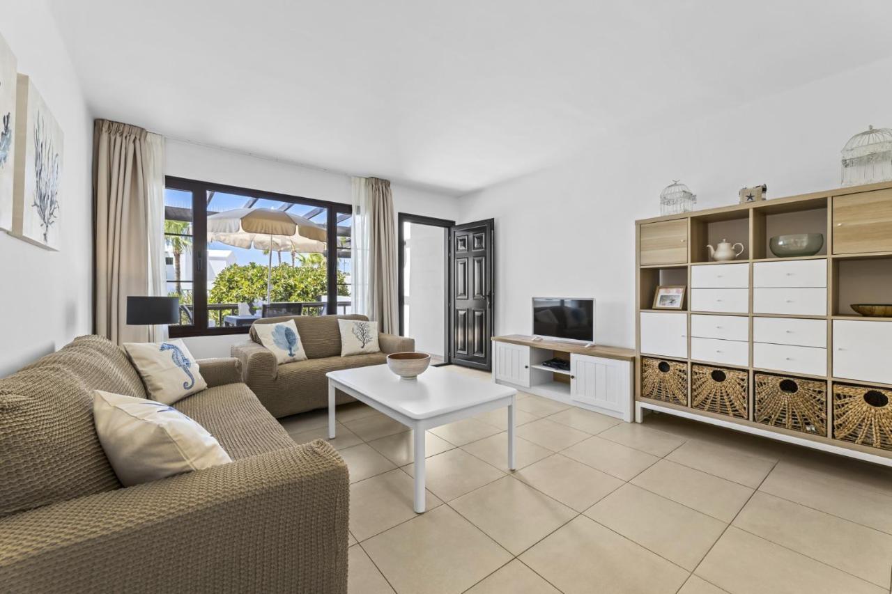 Casahost Bastian Boutique I Seaview Apartment Costa Teguise Exterior photo