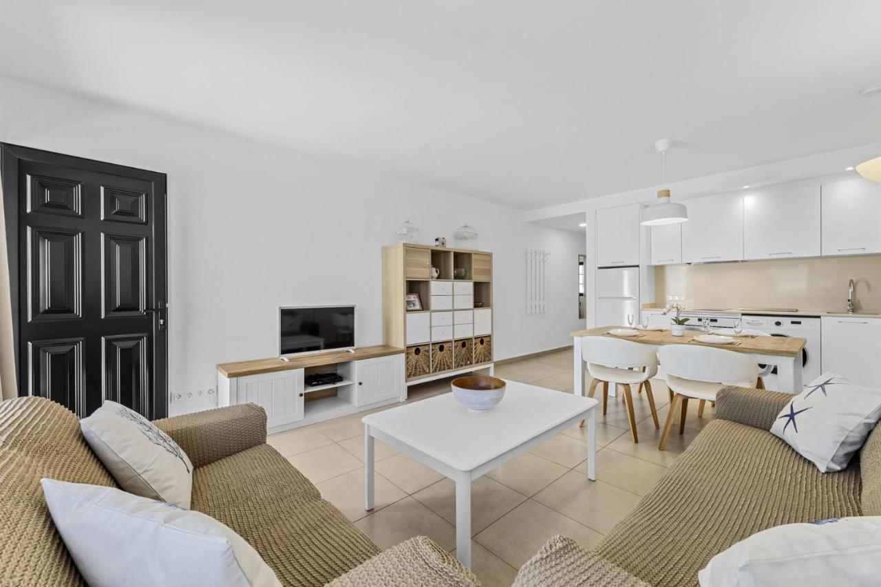 Casahost Bastian Boutique I Seaview Apartment Costa Teguise Exterior photo