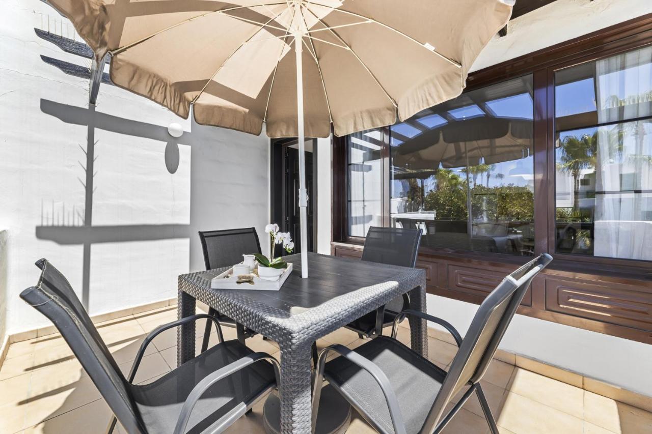Casahost Bastian Boutique I Seaview Apartment Costa Teguise Exterior photo